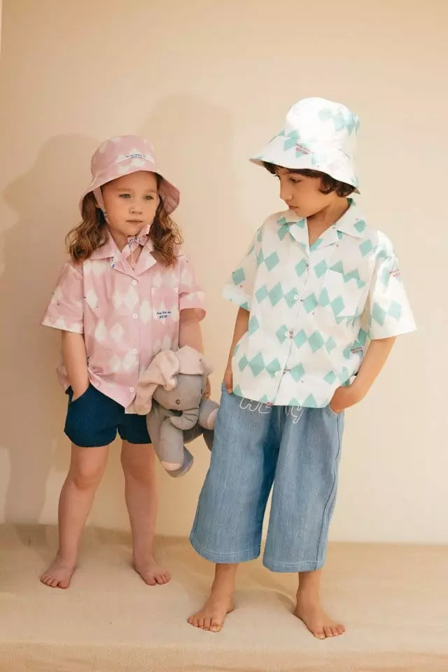 Aeeeday - Korean Children Fashion - #prettylittlegirls - Argyle Y Collar Shirt - 5