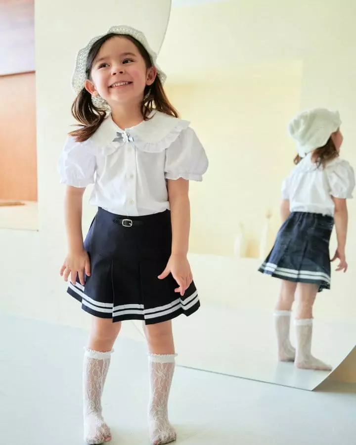 Aida - Korean Children Fashion - #designkidswear - Flower Embroidery Short Sleeves Blouse