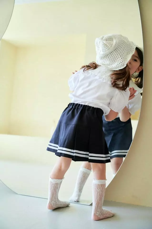 Aida - Korean Children Fashion - #fashionkids - Flower Embroidery Short Sleeves Blouse - 3
