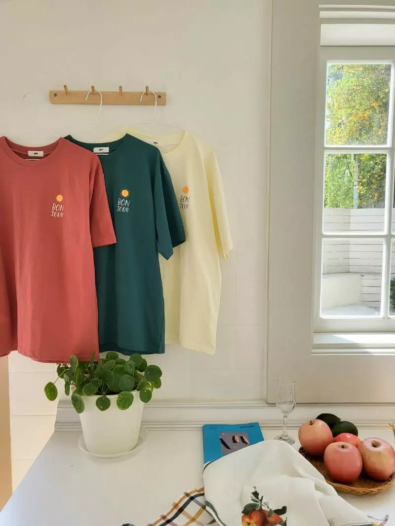 Apfel - Korean Women Fashion - #womensfashion - Mom Bonjour Tee - 3