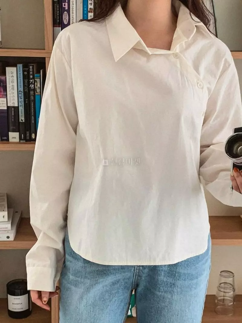 Chemi - Korean Women Fashion - #vintagekidsstyle - Bio Center Button Shirt - 2