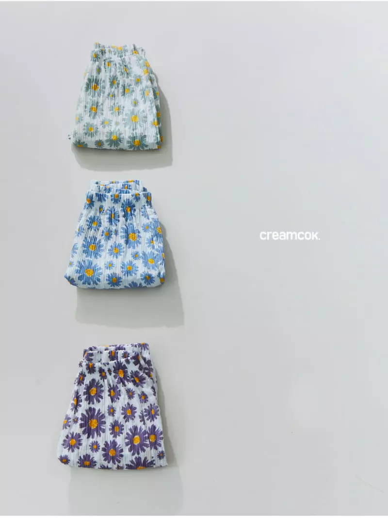 Creamcok - Korean Children Fashion - #prettylittlegirls - Flower Cooling Capri Pants - 11