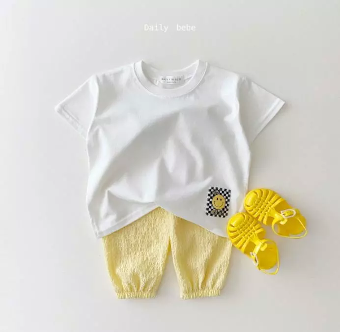 Daily Bebe - Korean Children Fashion - #kidsshorts - Smile Patch Tee - 4