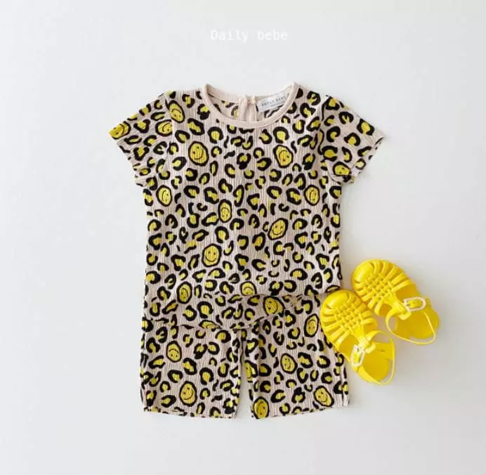 Daily Bebe - Korean Children Fashion - #stylishchildhood - Leopard Smile Pleats Top Bottom Set