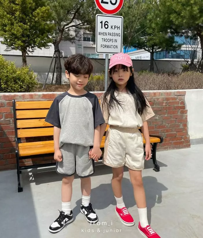 From I - Korean Children Fashion - #kidsstore - Raglan Top Bottom Set - 2