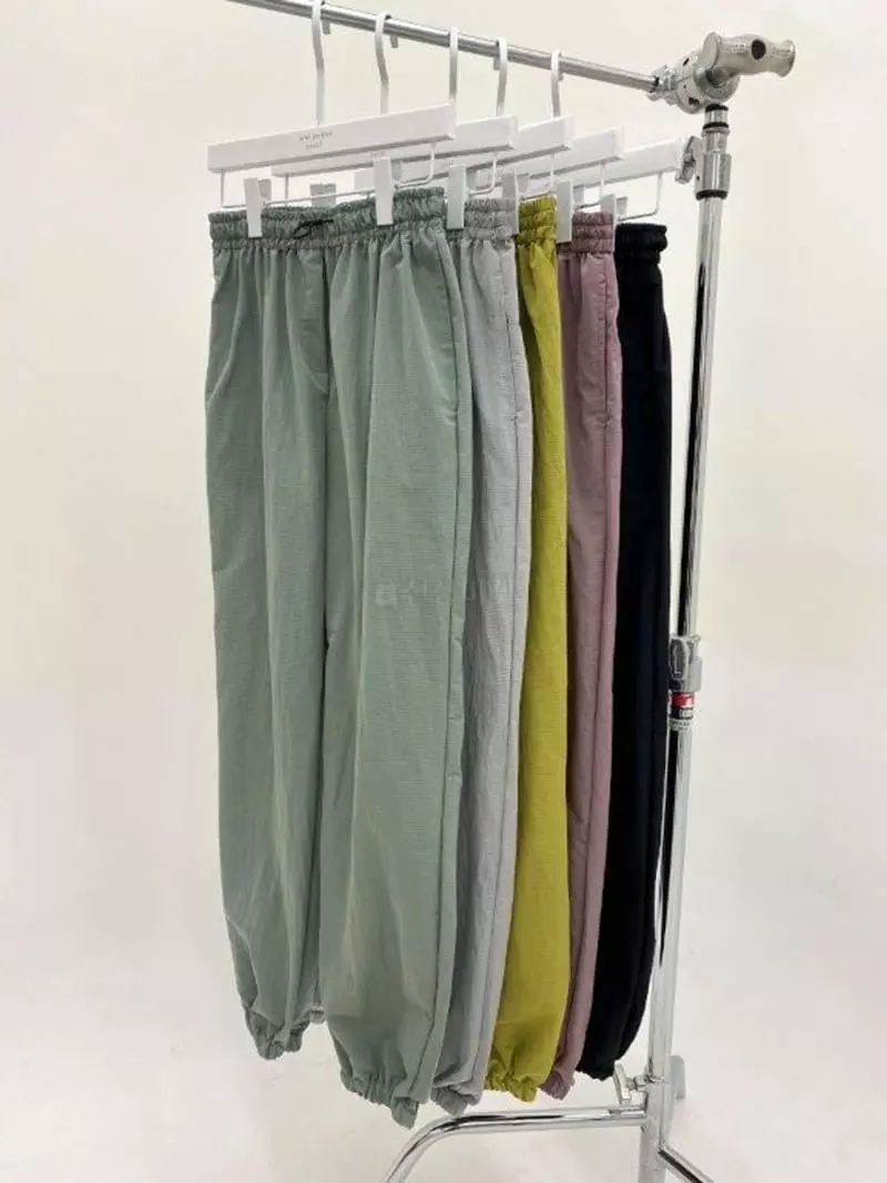 Howl - Korean Women Fashion - #womensfashion - Metal Rip Jogger Pants - 4