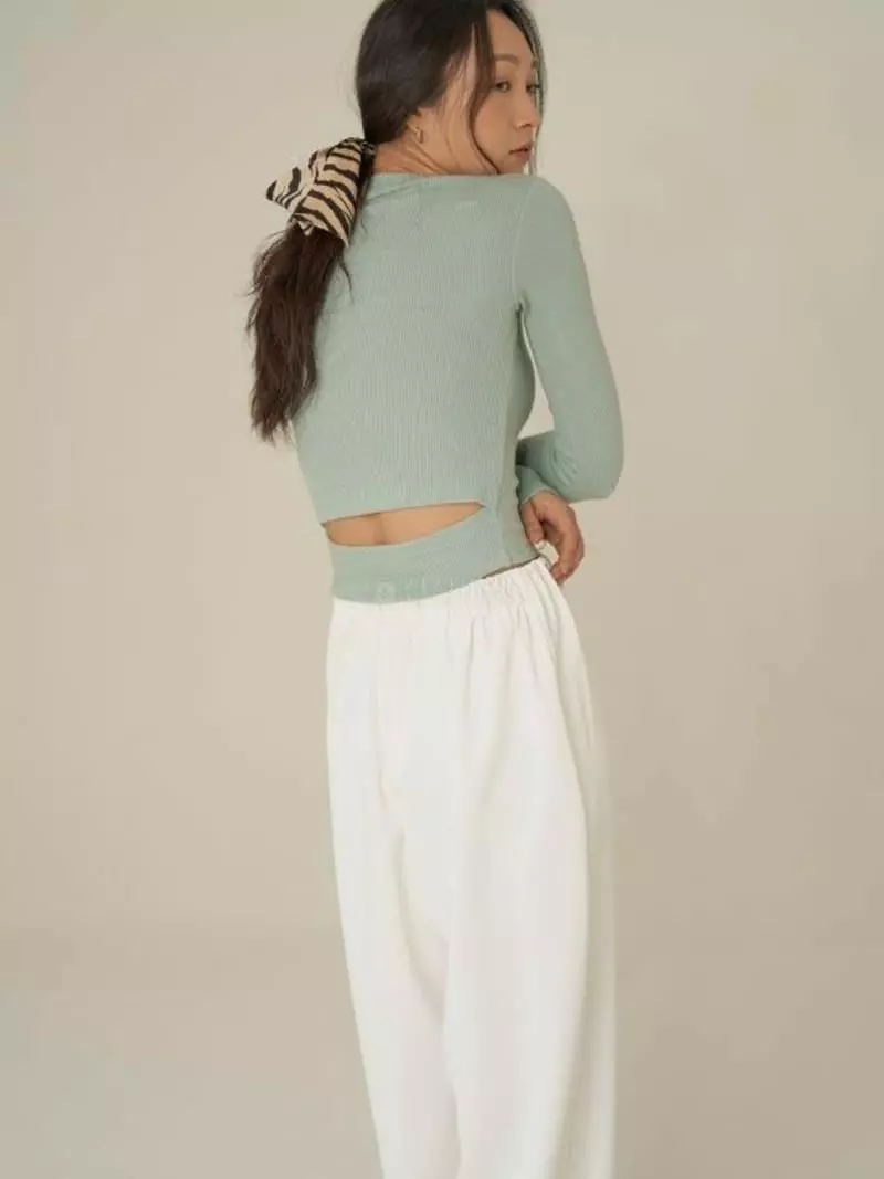 Howl - Korean Women Fashion - #momslook - Waist Slit Tee