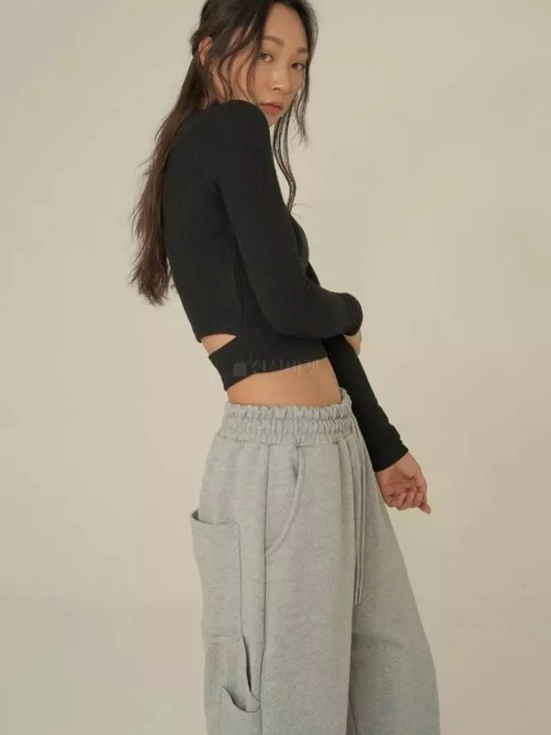 Howl - Korean Women Fashion - #momslook - Waist Slit Tee - 3