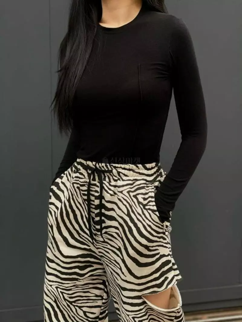 Howl - Korean Women Fashion - #restrostyle - Every Short Sleeves Tee - 3