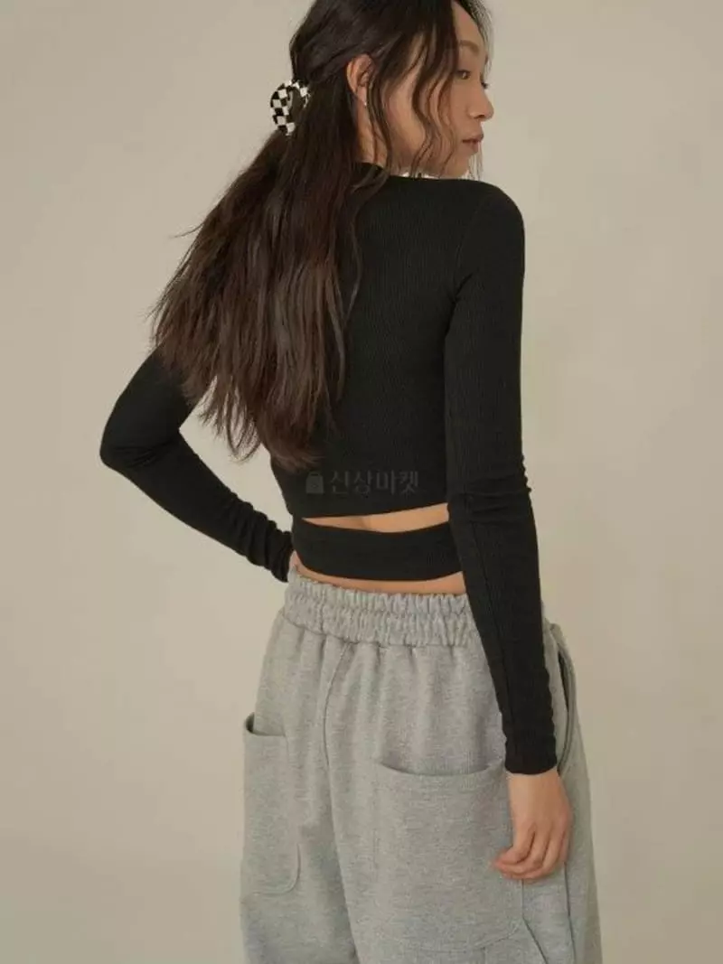 Howl - Korean Women Fashion - #womensfashion - Waist Slit Tee - 2