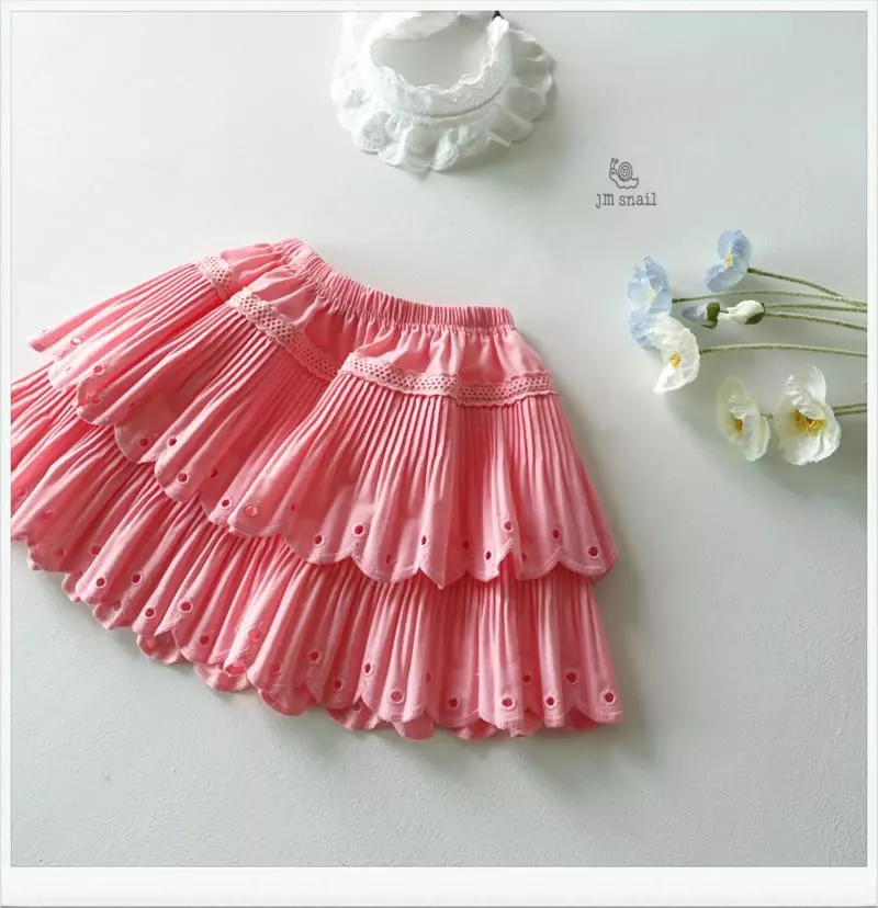 JM Snail - Korean Children Fashion - #childrensboutique - Scalap Embroidery Wrinkle Skirt - 4