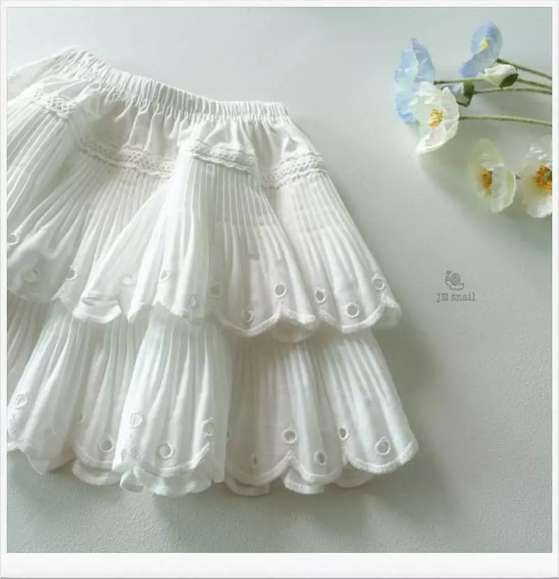 JM Snail - Korean Children Fashion - #kidsshorts - Scalap Embroidery Wrinkle Skirt - 7