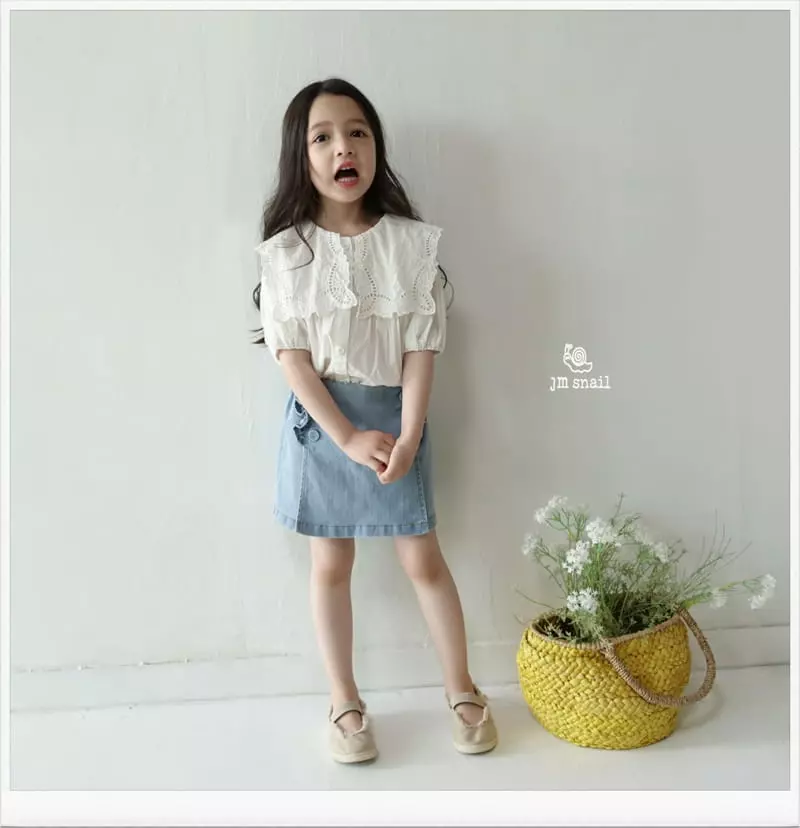 JM Snail - Korean Children Fashion - #toddlerclothing - Embroidery Short Sleeves Blouse