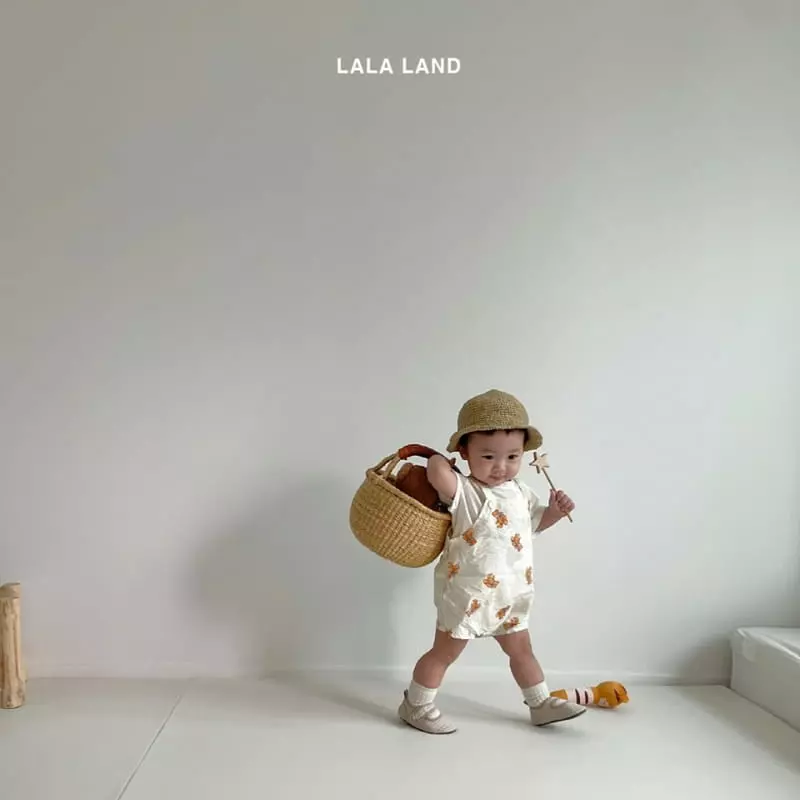 Lalaland - Korean Baby Fashion - #babyoninstagram - Bebe Heart Bear Bodysuit - 6