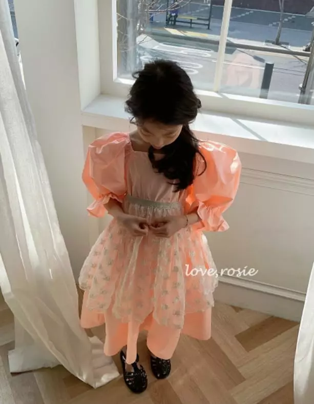 Love Rosie - Korean Children Fashion - #kidsstore - Roroa Sleeves Frill One-piece with Mom - 2