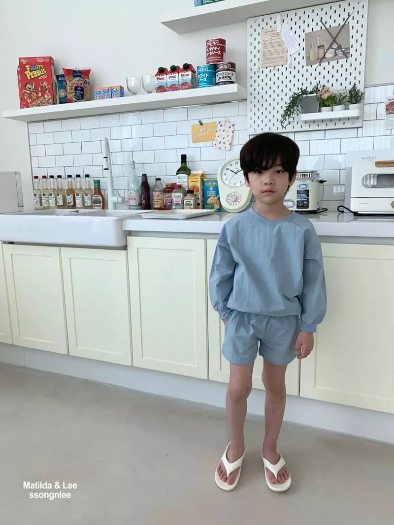 Matilda & Lee - Korean Children Fashion - #Kfashion4kids - V Top Bottom Set - 2