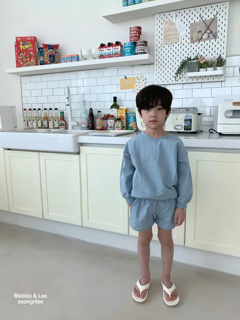 Matilda & Lee - Korean Children Fashion - #kidzfashiontrend - V Top Bottom Set