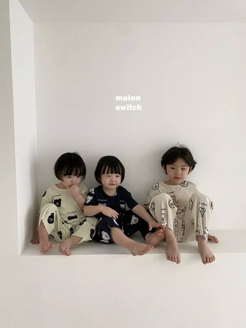 Melon Switch - Korean Children Fashion - #designkidswear - Bear Bear Pleats Top Bottom Set - 3