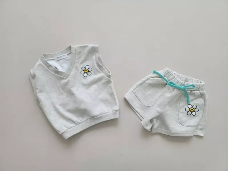 Moran - Korean Children Fashion - #kidsstore - Daisy Embroidery Top Bottom Set - 4