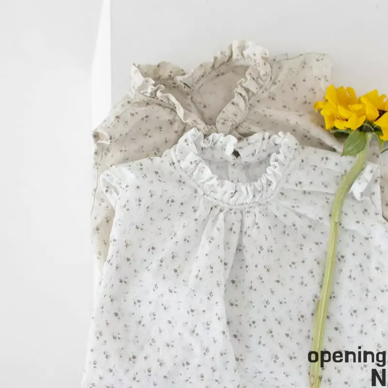 Opening & - Korean Children Fashion - #childofig - Chou Frill Blouse