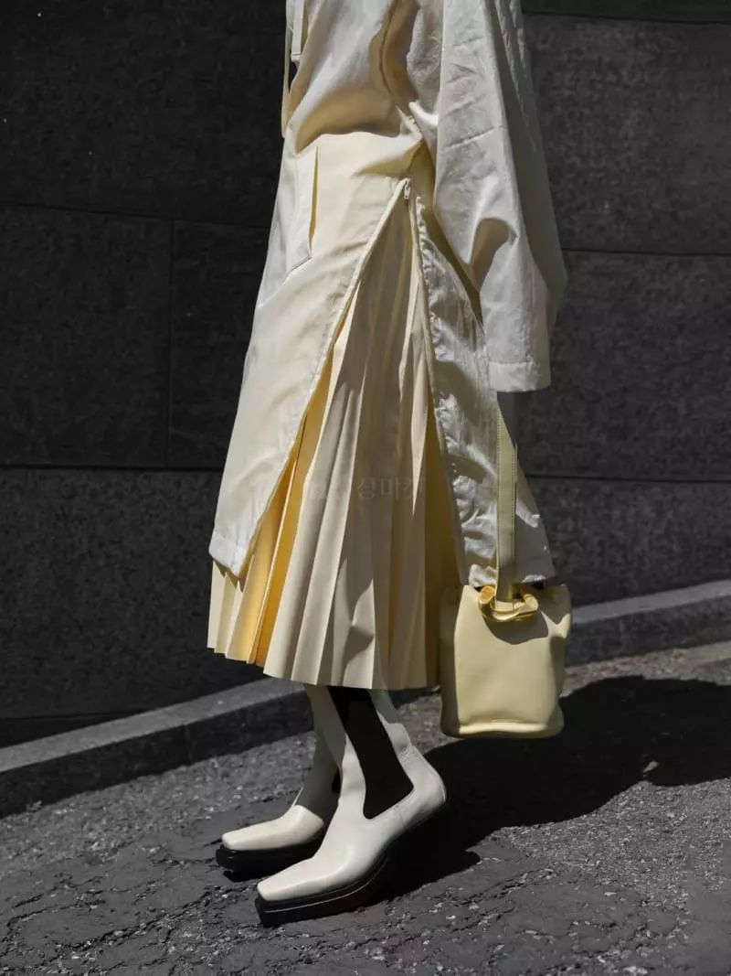 Paper Moon - Korean Women Fashion - #momslook - Leather Plare Skirt - 3