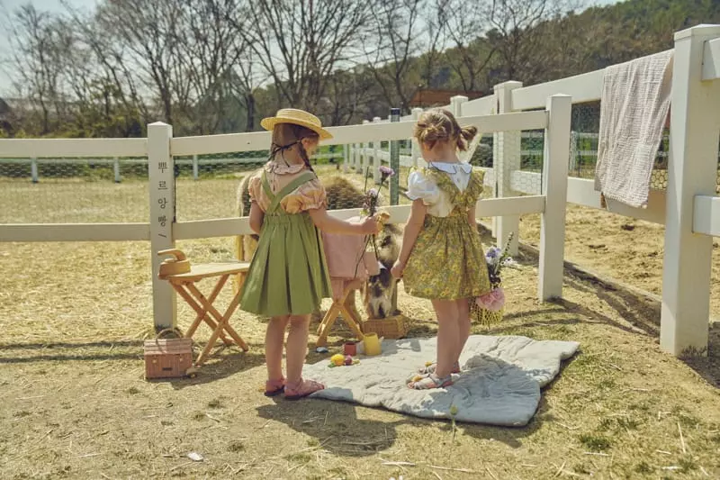 Pourenfant - Korean Children Fashion - #stylishchildhood - La Tulip Puff Blouse - 12