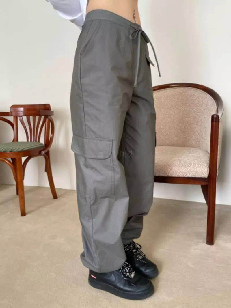 Sllow - Korean Women Fashion - #womensfashion - Pocket String Cargo Pants
