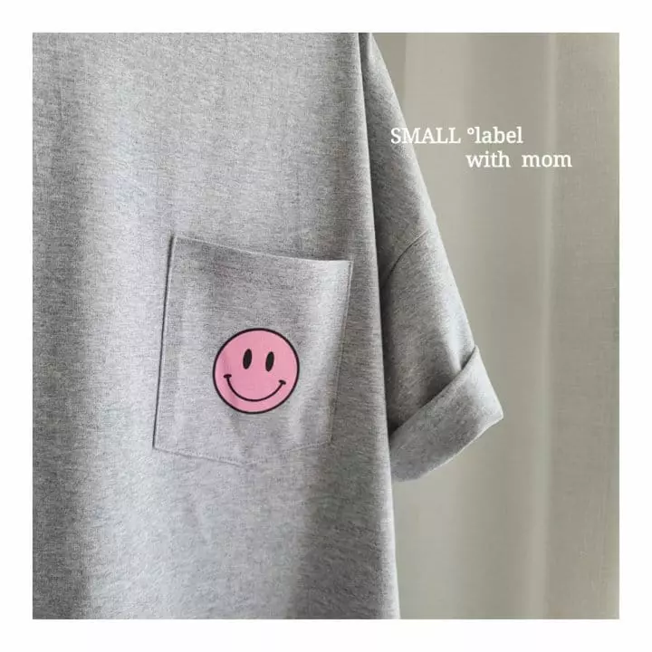 Small Label - Korean Women Fashion - #womensfashion - Smile Pocket Tee Mom