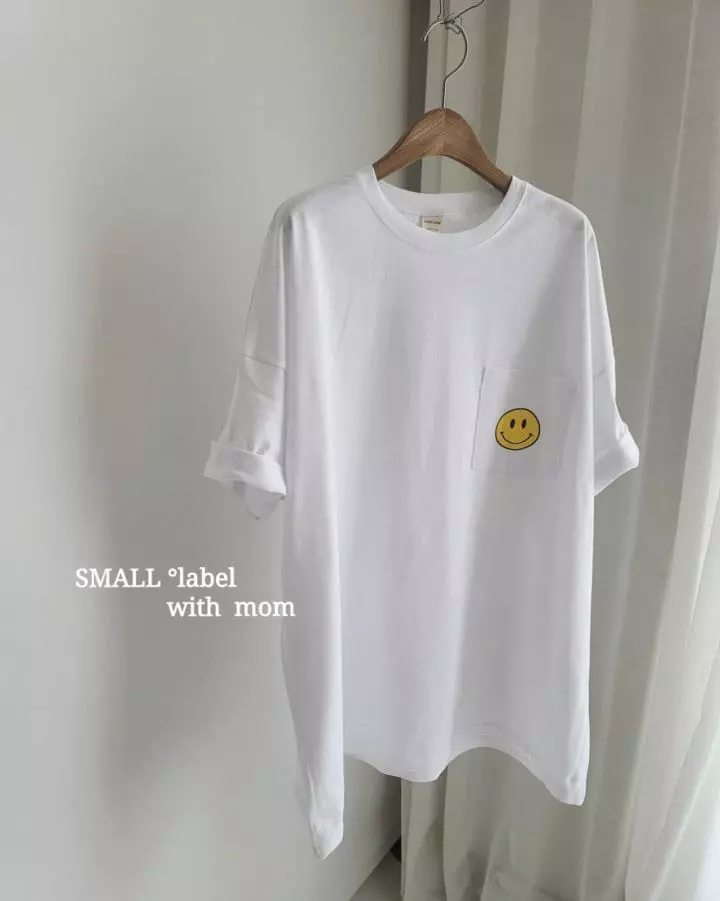 Small Label - Korean Women Fashion - #womensfashion - Smile Pocket Tee Mom - 5