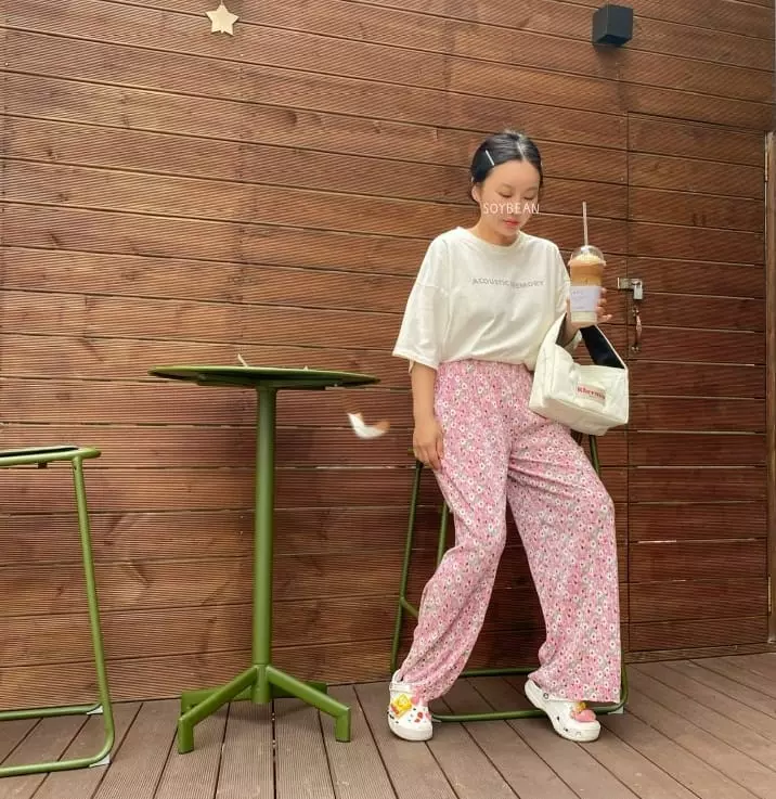 Soybean - Korean Children Fashion - #stylishchildhood - Fower Pleats Pants with Mom - 5