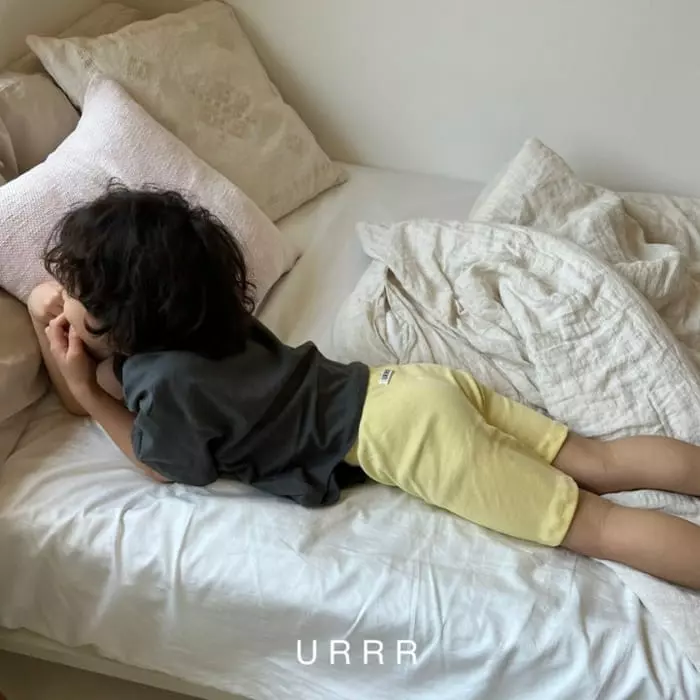 Urrr - Korean Children Fashion - #kidsstore - Point Capri Leggings - 12
