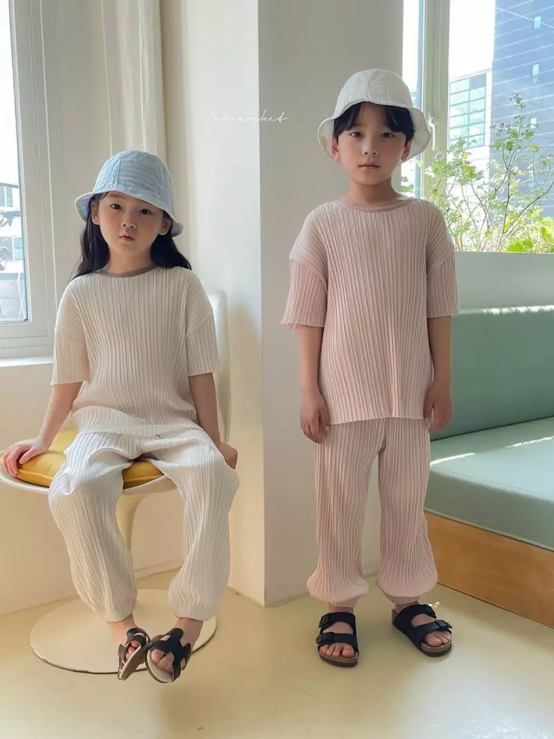 a-Market - Korean Children Fashion - #childofig - Pleats Top Bottom Set - 2