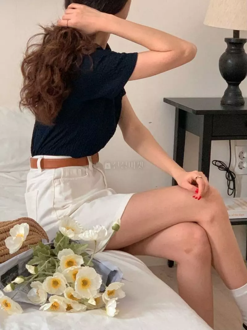 A-Me - Korean Women Fashion - #momslook - Shake Blouse - 2