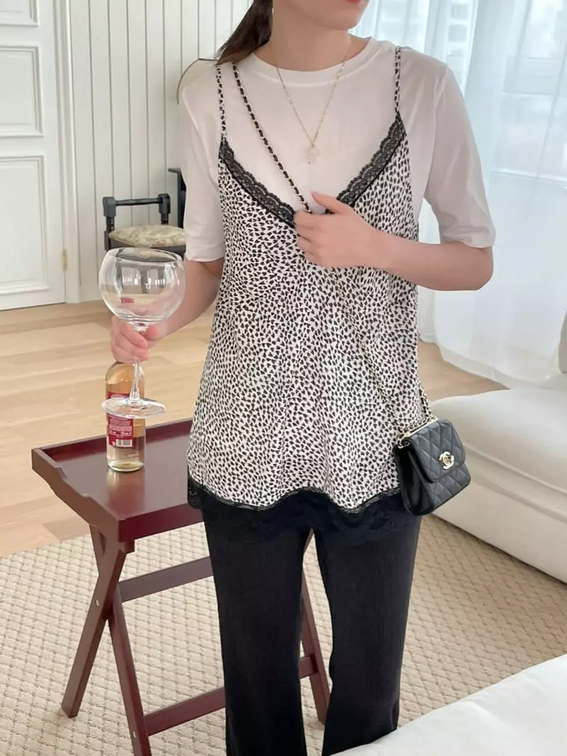 Ablering - Korean Women Fashion - #momslook - Heart Sleevelsss Set - 10