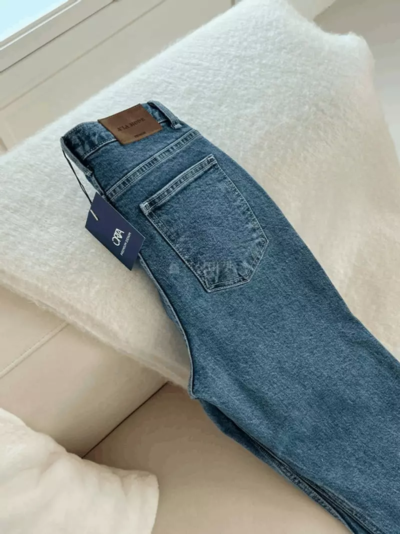 Alamode - Korean Women Fashion - #vintageinspired - Orta Jeans - 9