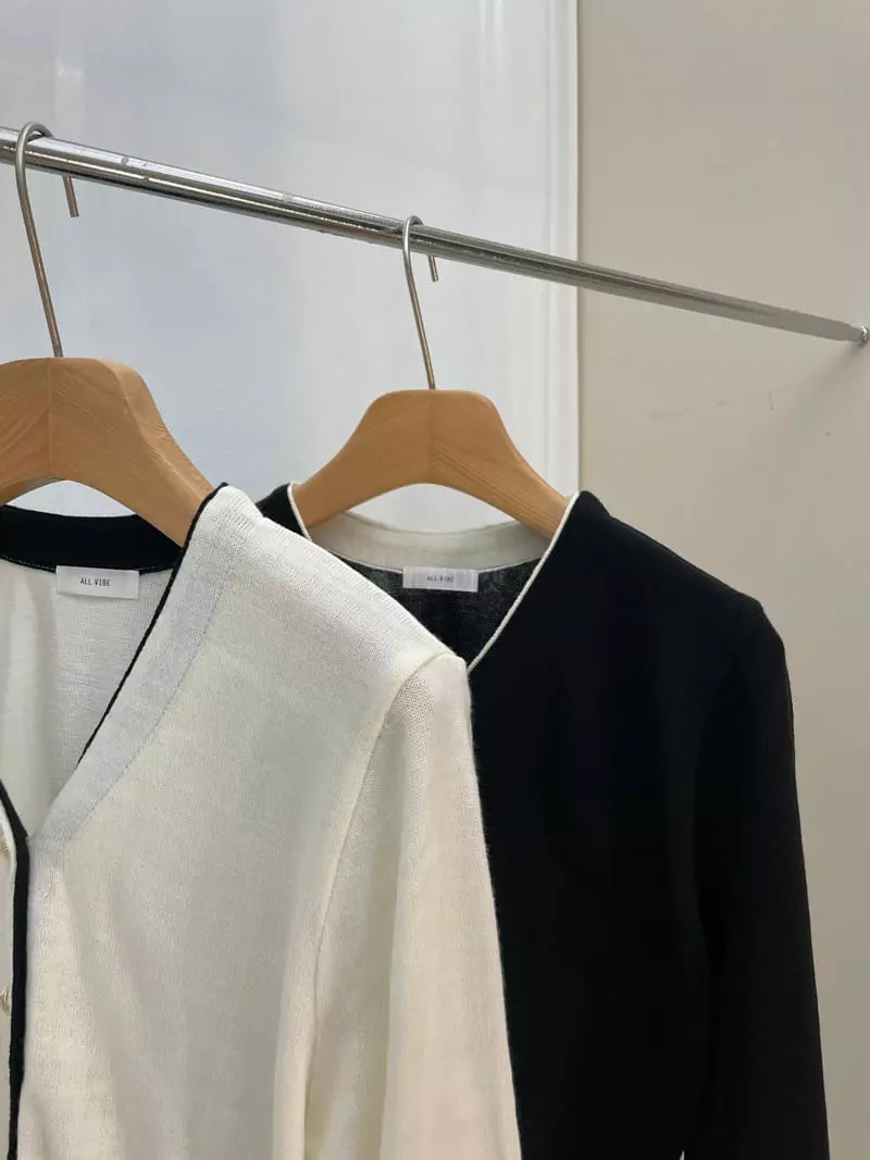 All Vibe - Korean Women Fashion - #momslook - Curves Color Cardigan