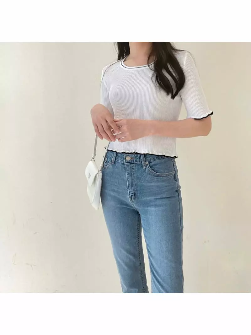 All Vibe - Korean Women Fashion - #shopsmall - Mue Square Tee - 2