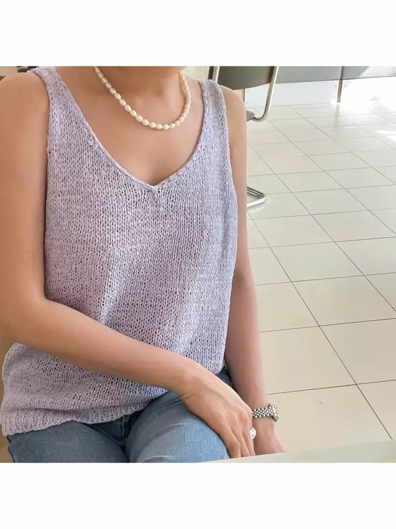 All Vibe - Korean Women Fashion - #thatsdarling - V Neck Mesh Sleeveless Knit Tee - 3