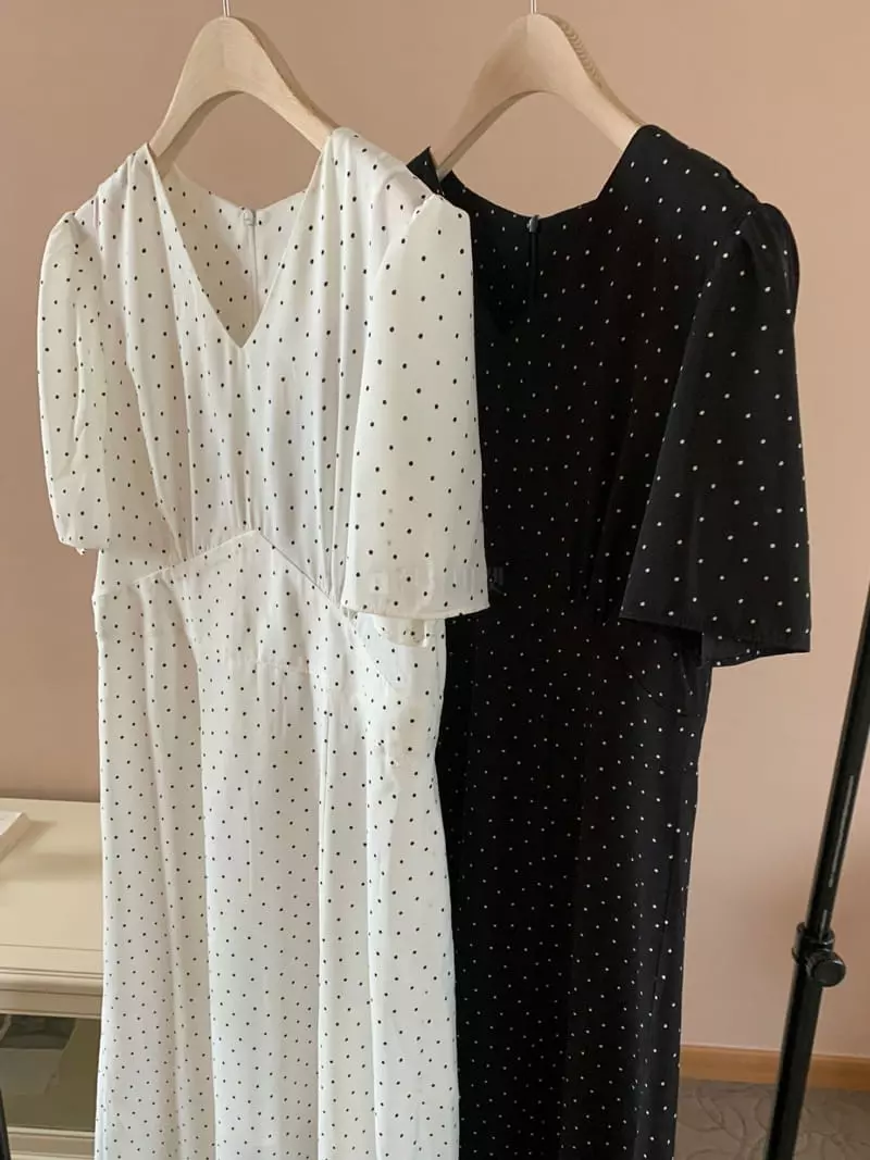 As Thought - Korean Women Fashion - #momslook - V Neck Shirring One-piece - 2