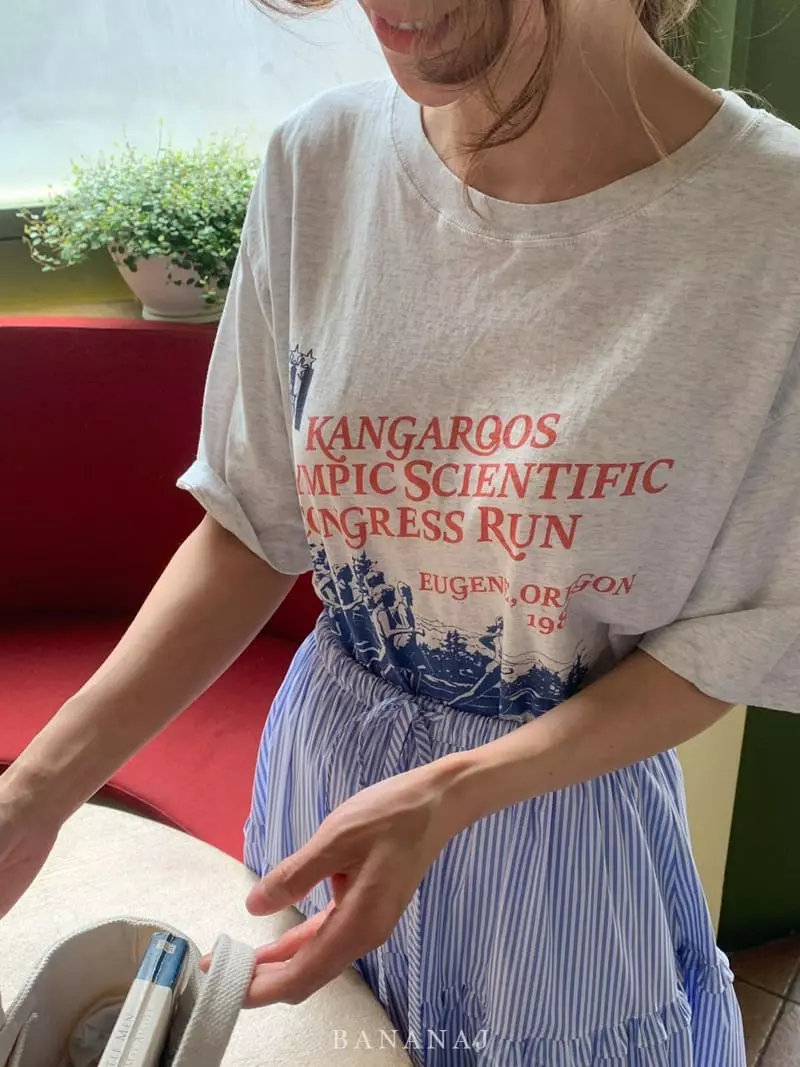 Banana J - Korean Women Fashion - #momslook - Mom Run Box Tee - 5