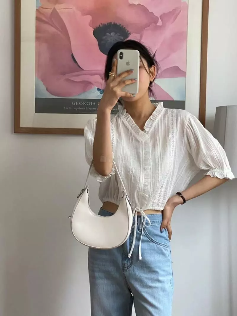 Binus - Korean Women Fashion - #thelittlethings - Puff Crop Blouse - 4