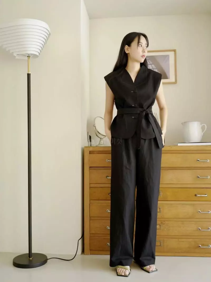 Binus - Korean Women Fashion - #restrostyle - Lay Vest - 4