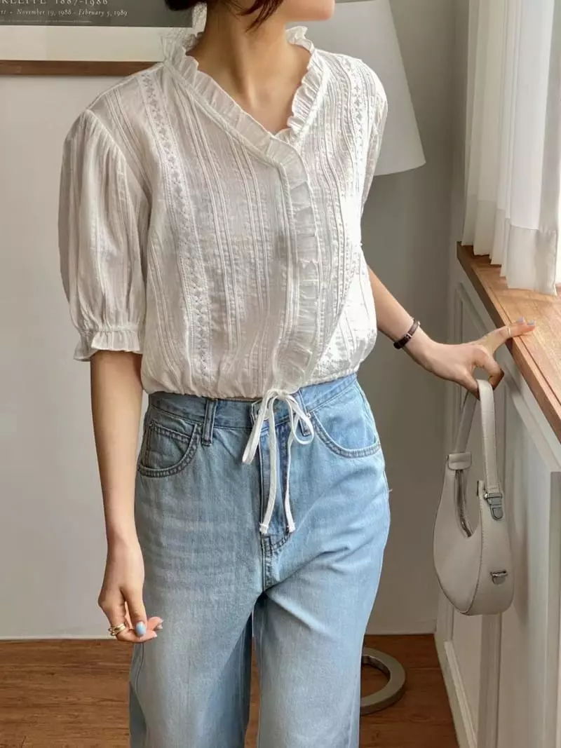 Binus - Korean Women Fashion - #thelittlethings - Puff Crop Blouse - 3