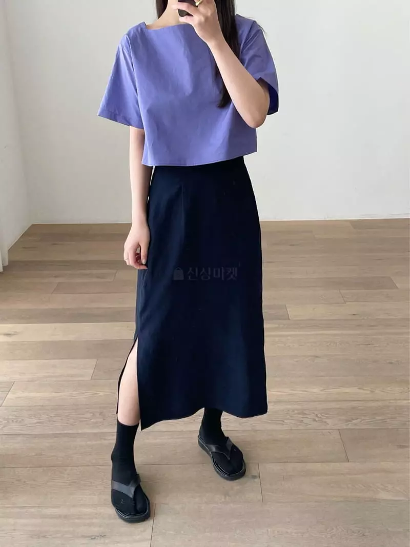 Browns - Korean Women Fashion - #momslook - Mat Crop Blouse - 4