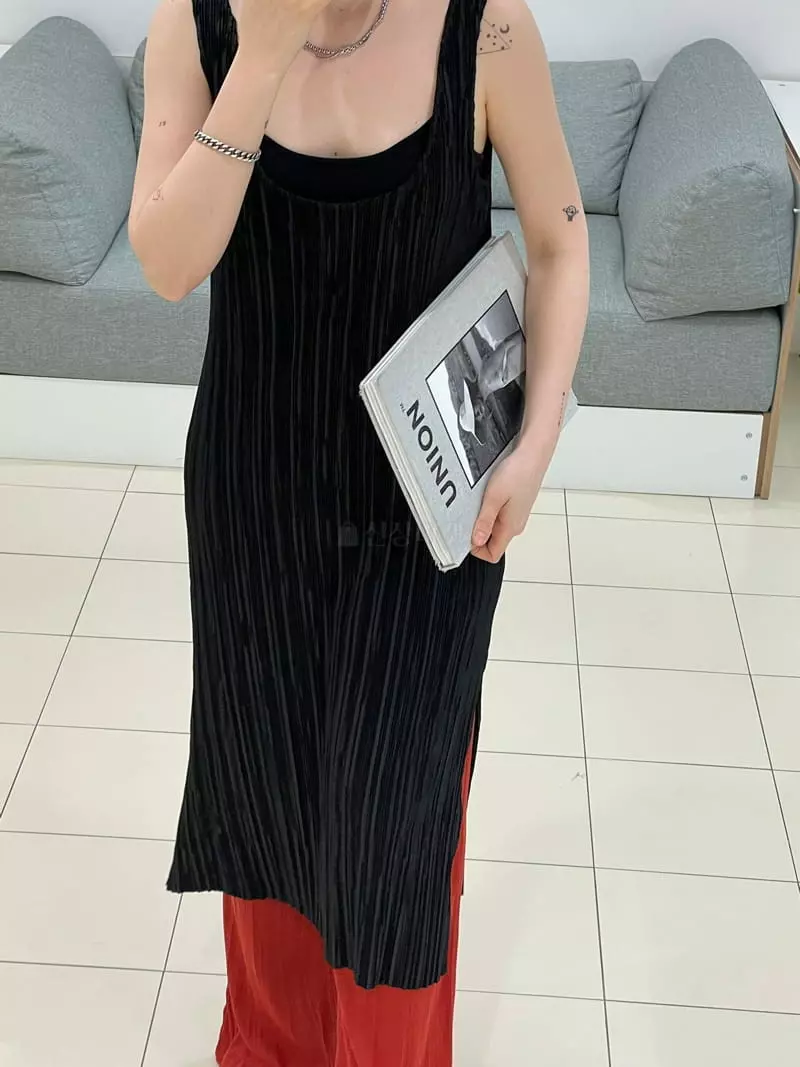Buckle - Korean Women Fashion - #momslook - Pleats Band One-piece - 3