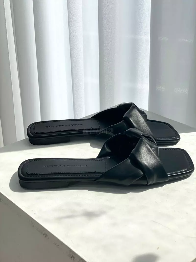 Button - Korean Women Fashion - #momslook - 2095 Squre Slippers