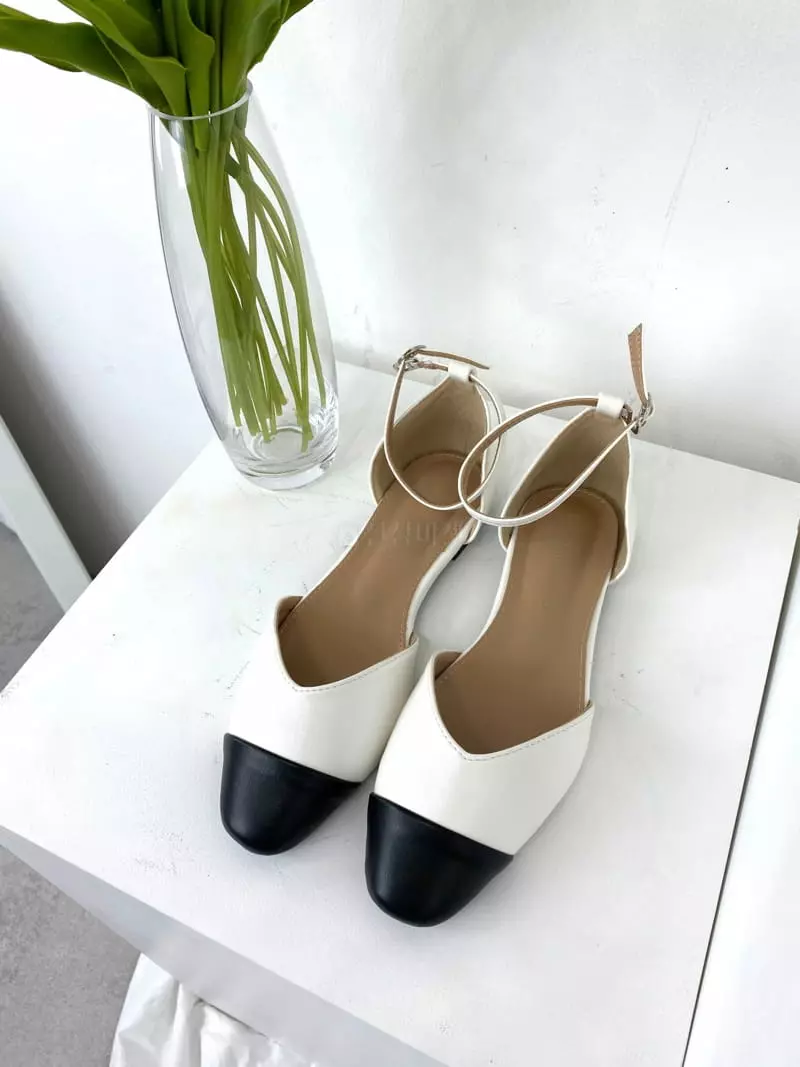 Button - Korean Women Fashion - #momslook - 2064 Two Tone Flats