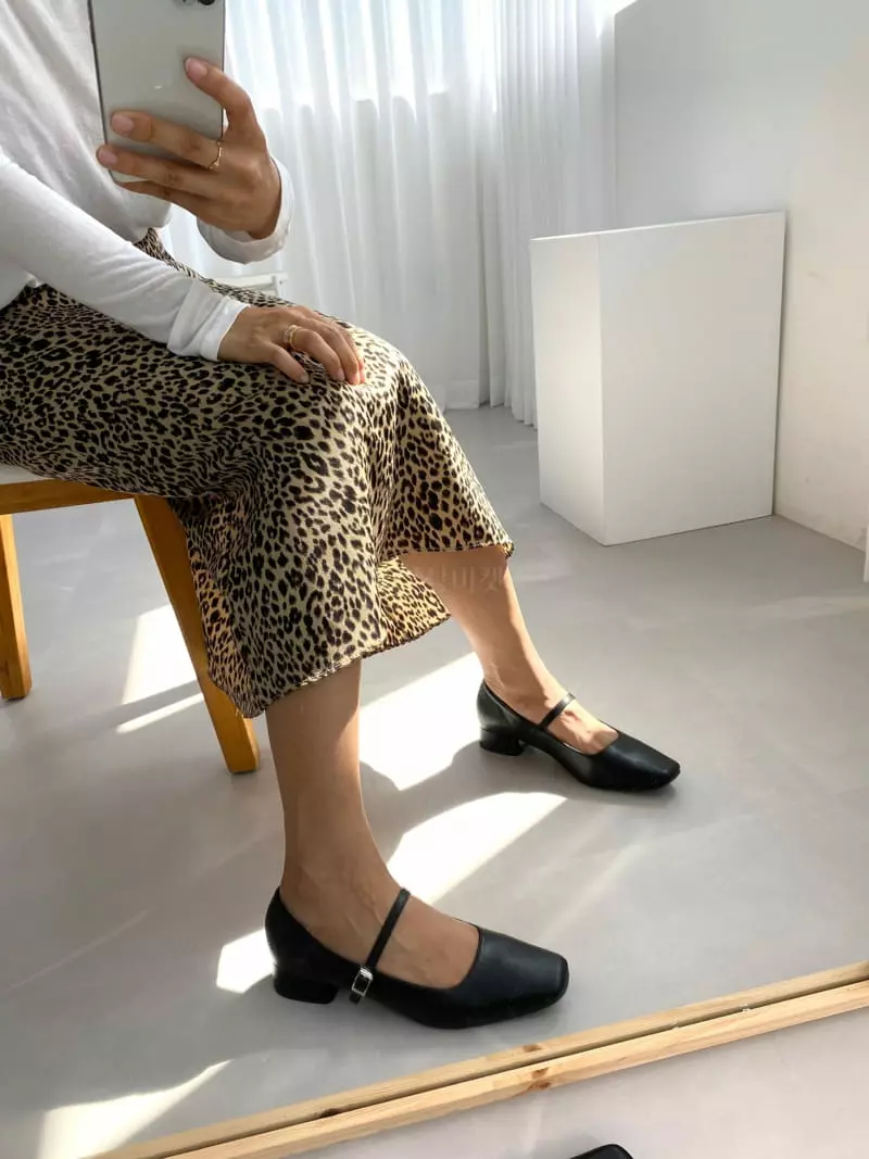 Button - Korean Women Fashion - #momslook - 2040 Square Flats - 4