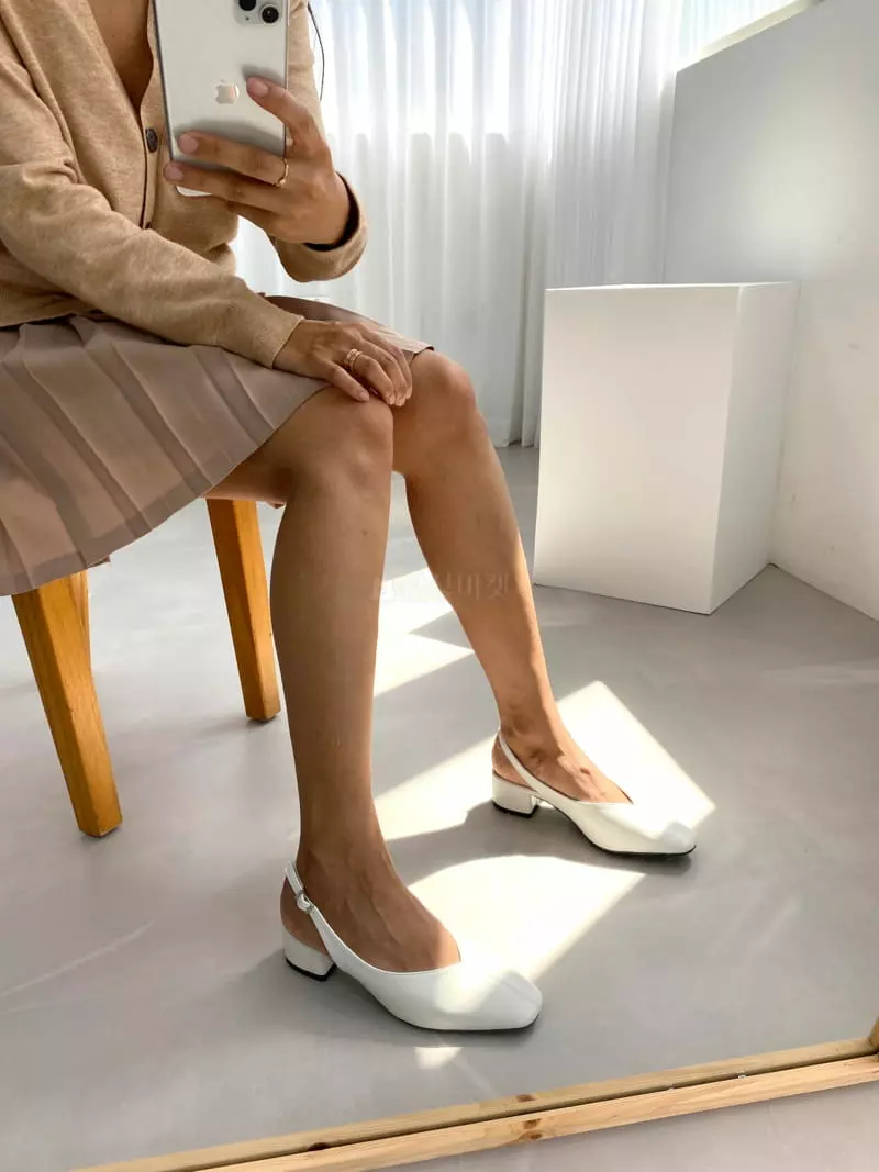 Button - Korean Women Fashion - #pursuepretty - 2021 Stitch Square Sling Back Shoes - 3