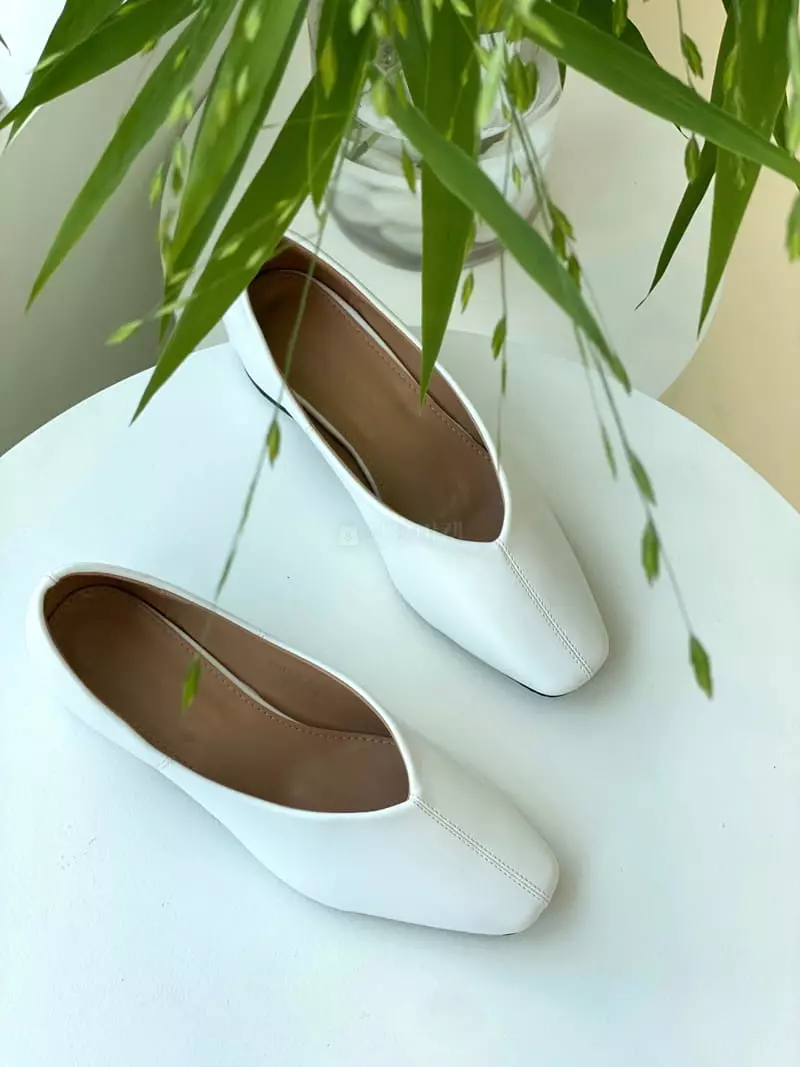 Button - Korean Women Fashion - #womensfashion - 2022 Stitch Square Middle Heel - 4
